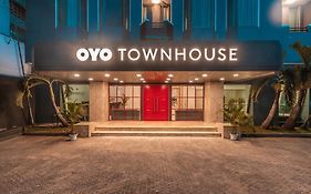 Super OYO Townhouse 2 Hotel Gunung Sahari
